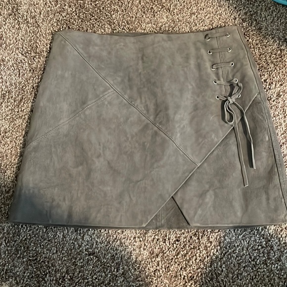 Gray suede blank nyc lace up skirt size 26 - Picture 5 of 6